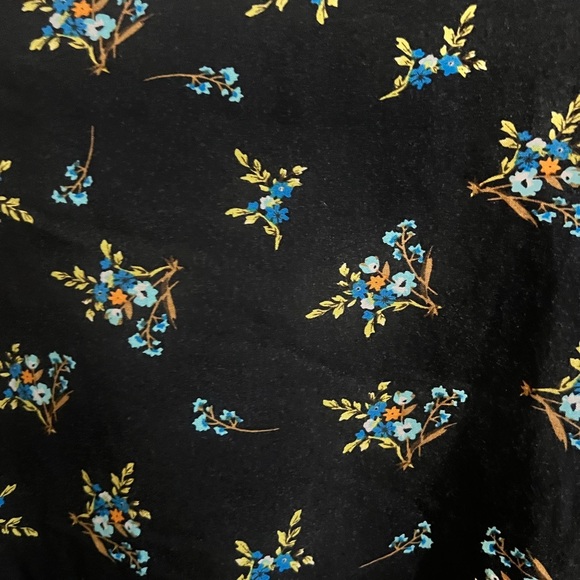 FINAL PRICE CHELSEA & VIOLET Navy Floral Long Bell Sleeve Crop Top - Picture 5 of 6